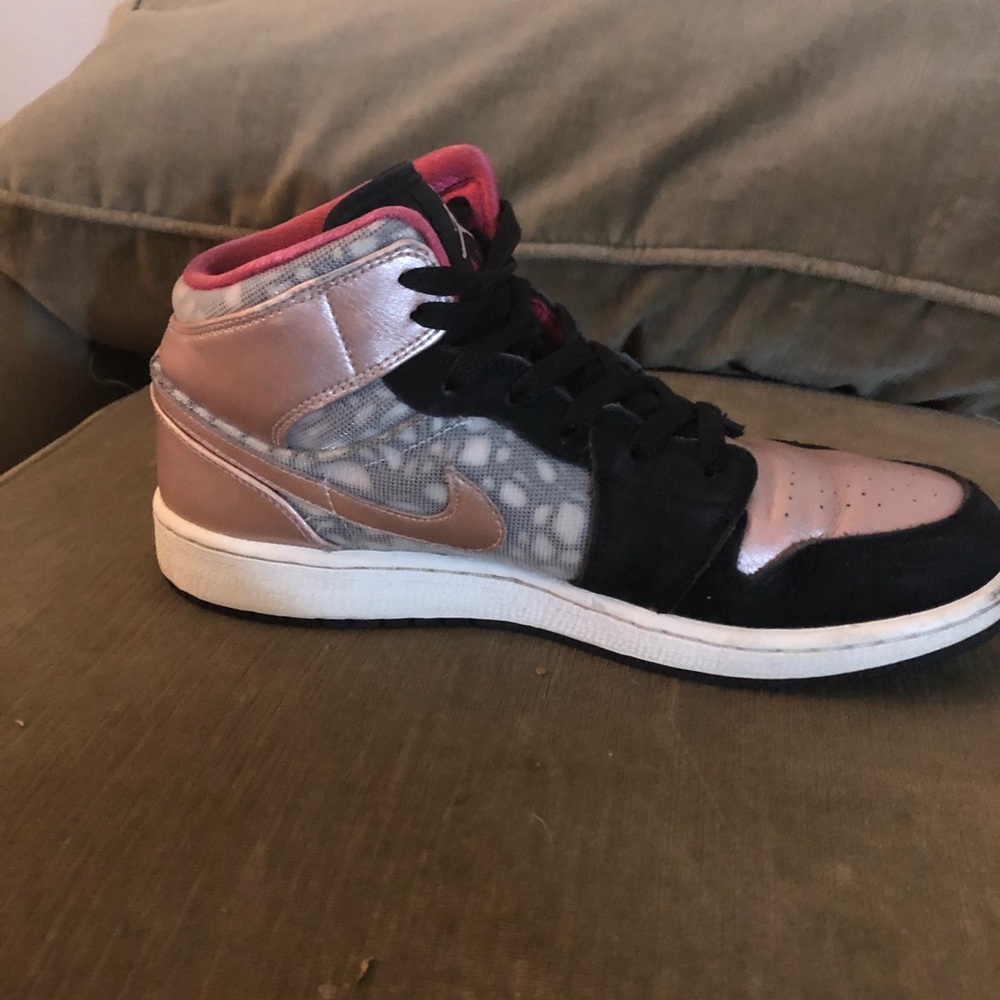 Air Jordan 11 Valentine’s Day Nike Shoe